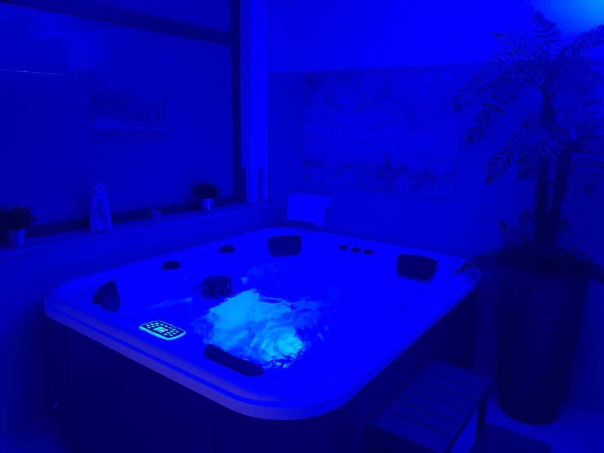 Magilu Case Con Jacuzzi 카스텔라마레델골포 외부 사진